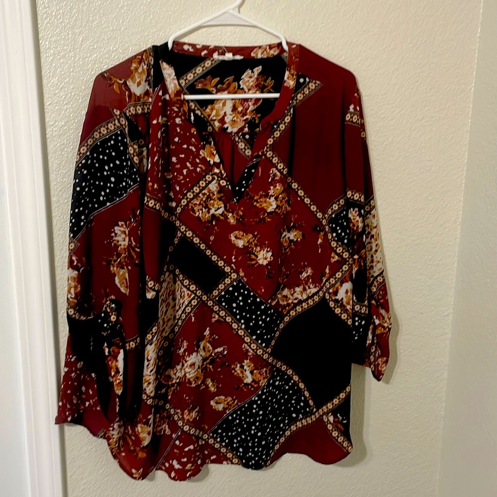 Maurice’s Size 2X blouse. Beautiful print .